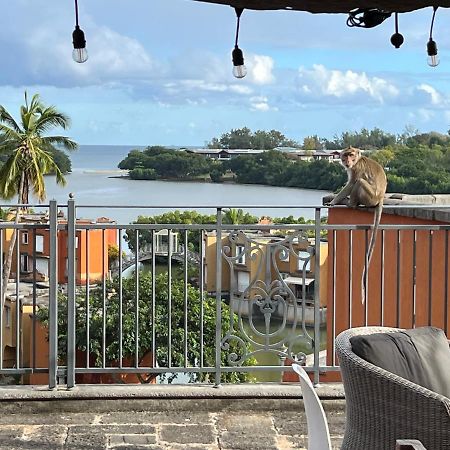 Villa In Port Chambly ,Mauritius Terre Rouge  エクステリア 写真