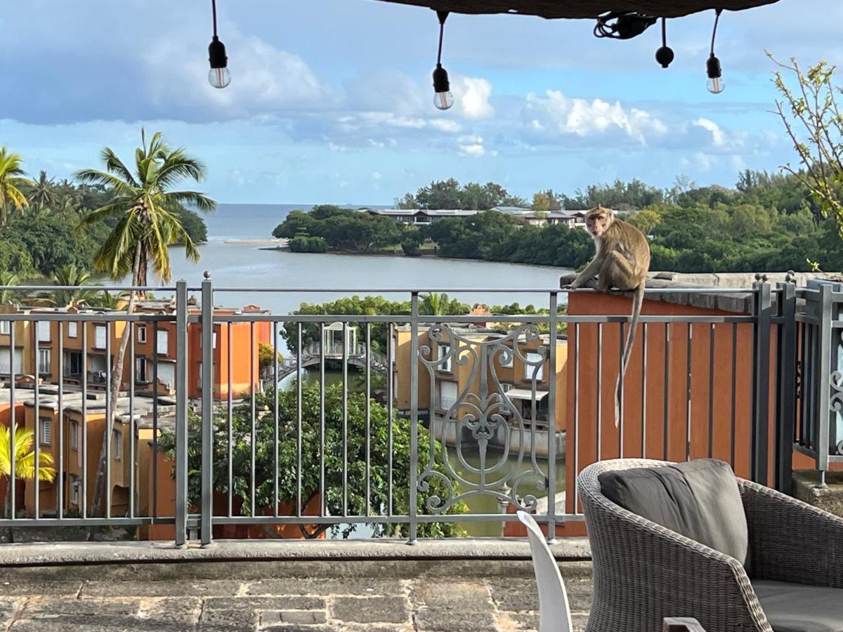 Villa In Port Chambly ,Mauritius Terre Rouge  エクステリア 写真