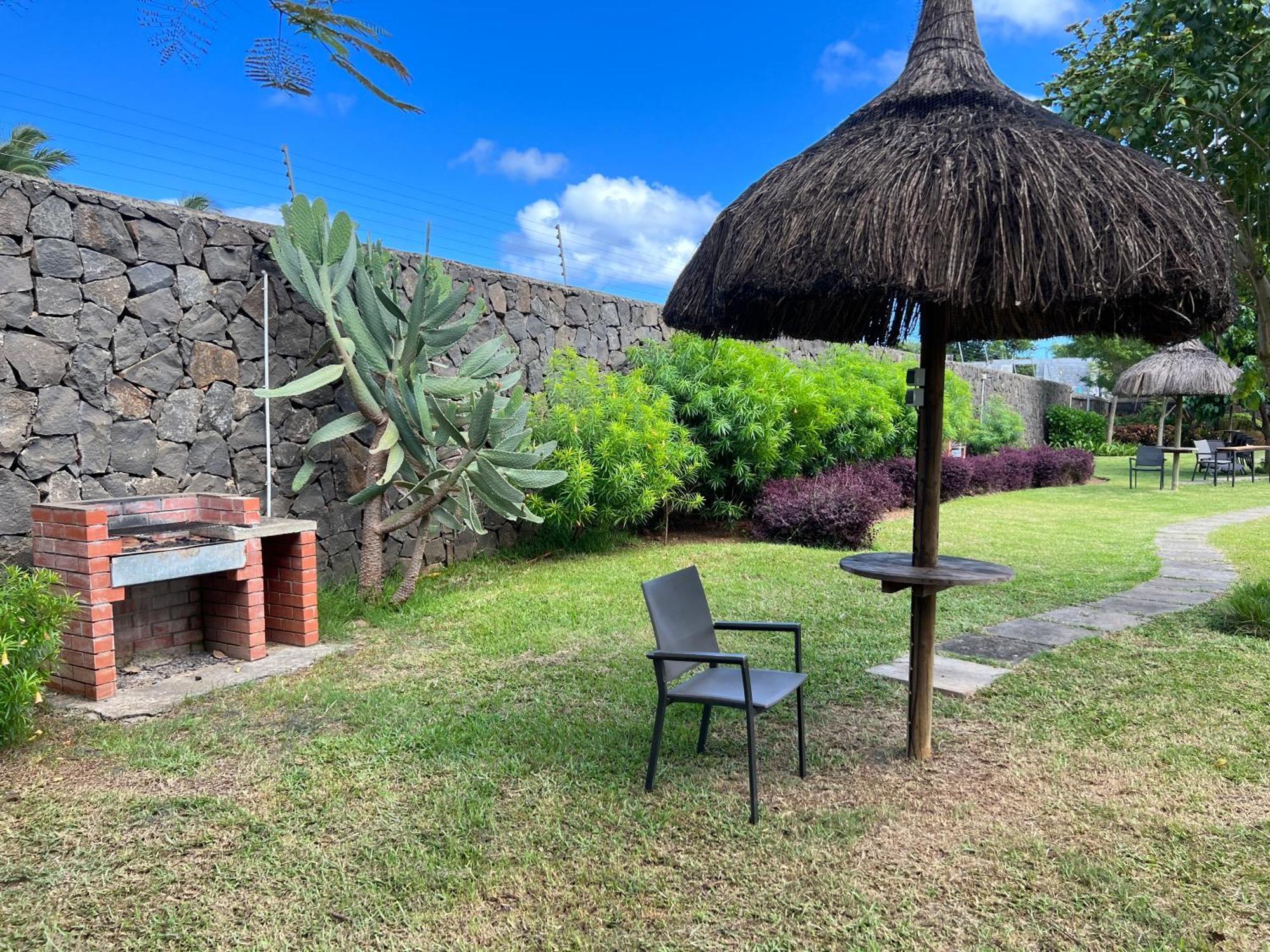Villa In Port Chambly ,Mauritius Terre Rouge  エクステリア 写真