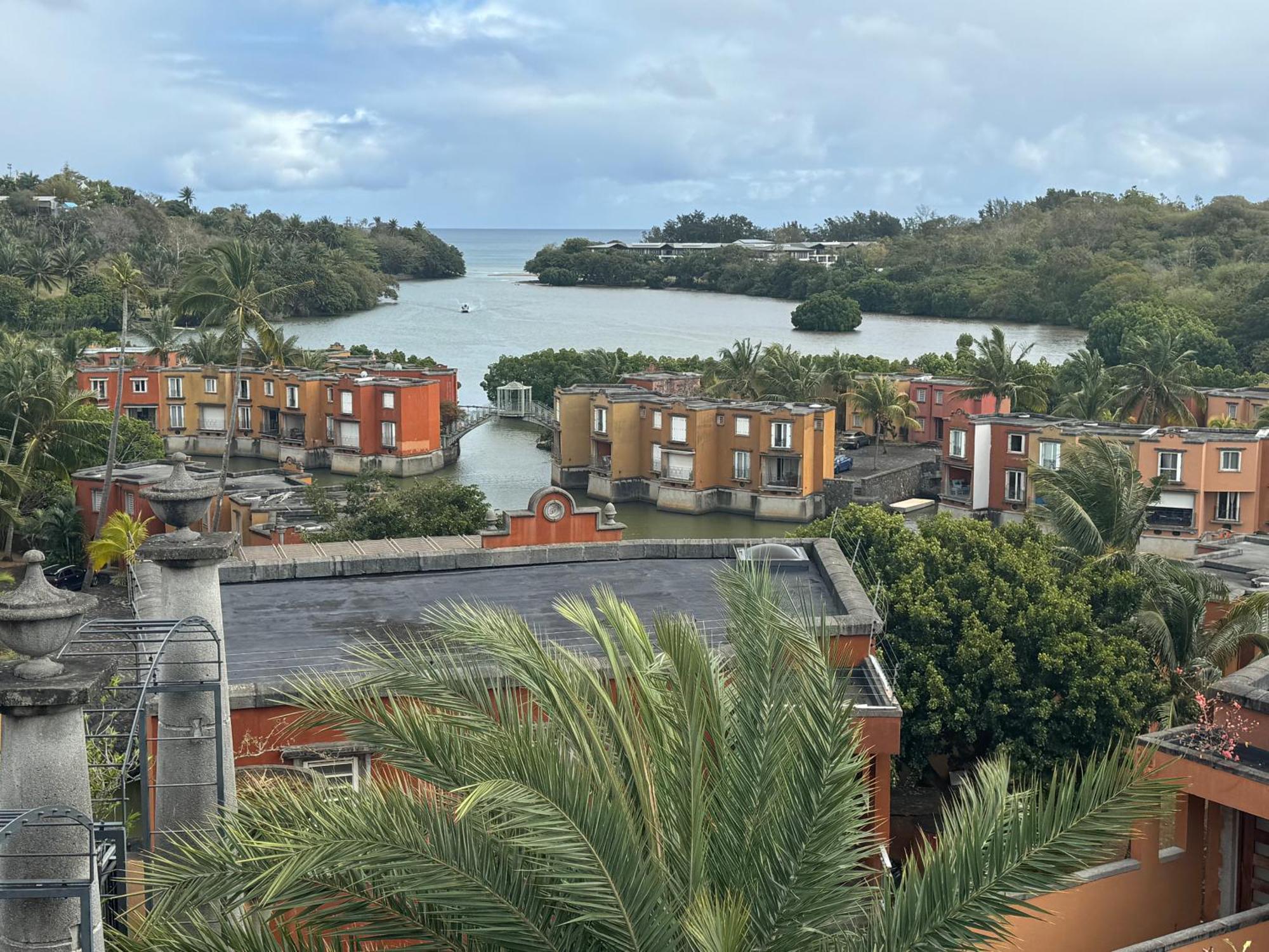 Villa In Port Chambly ,Mauritius Terre Rouge  エクステリア 写真